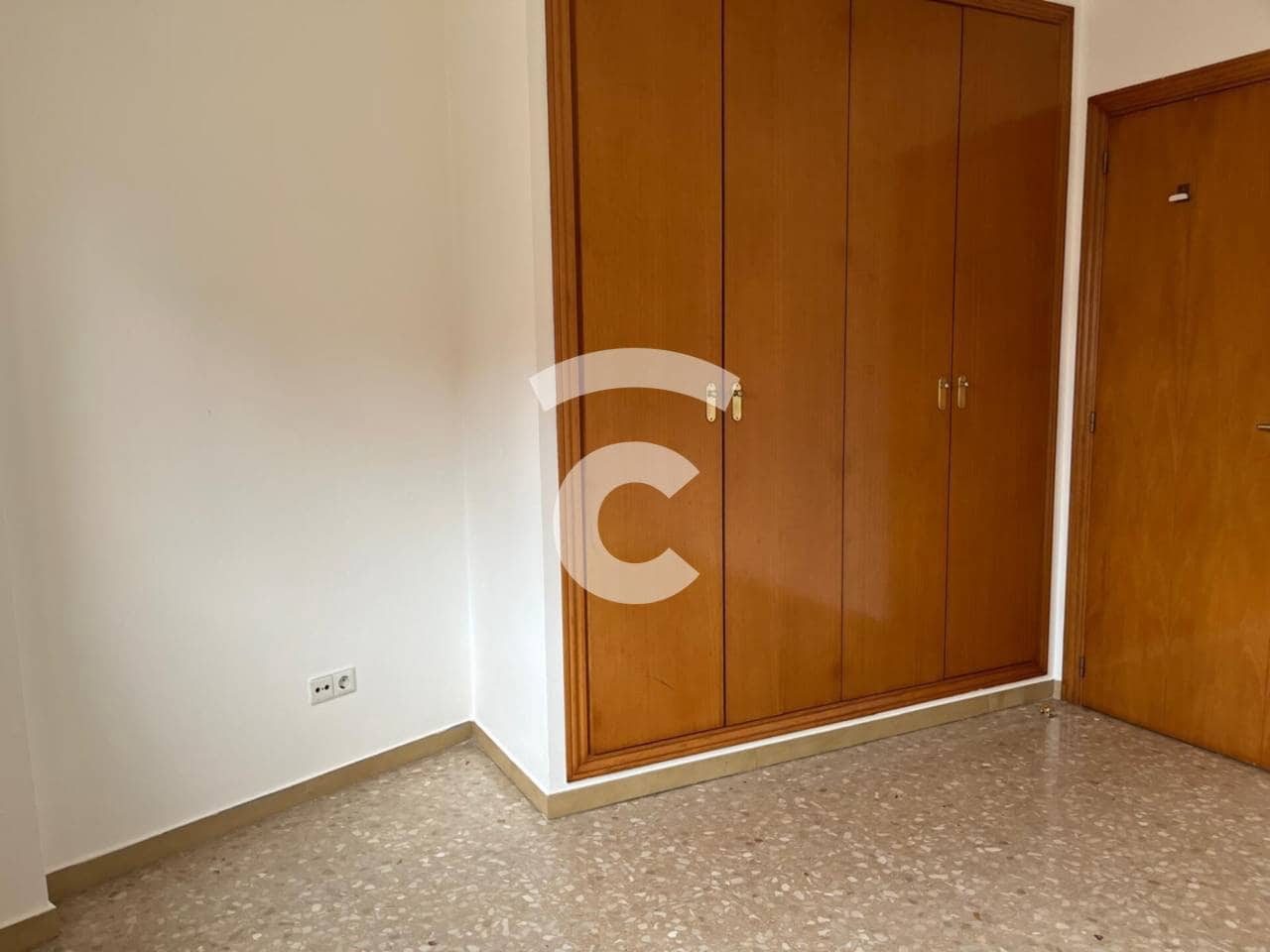 2 bedroom Flat for sale in Vic with garage - € 215,000 (Ref: 8534648)