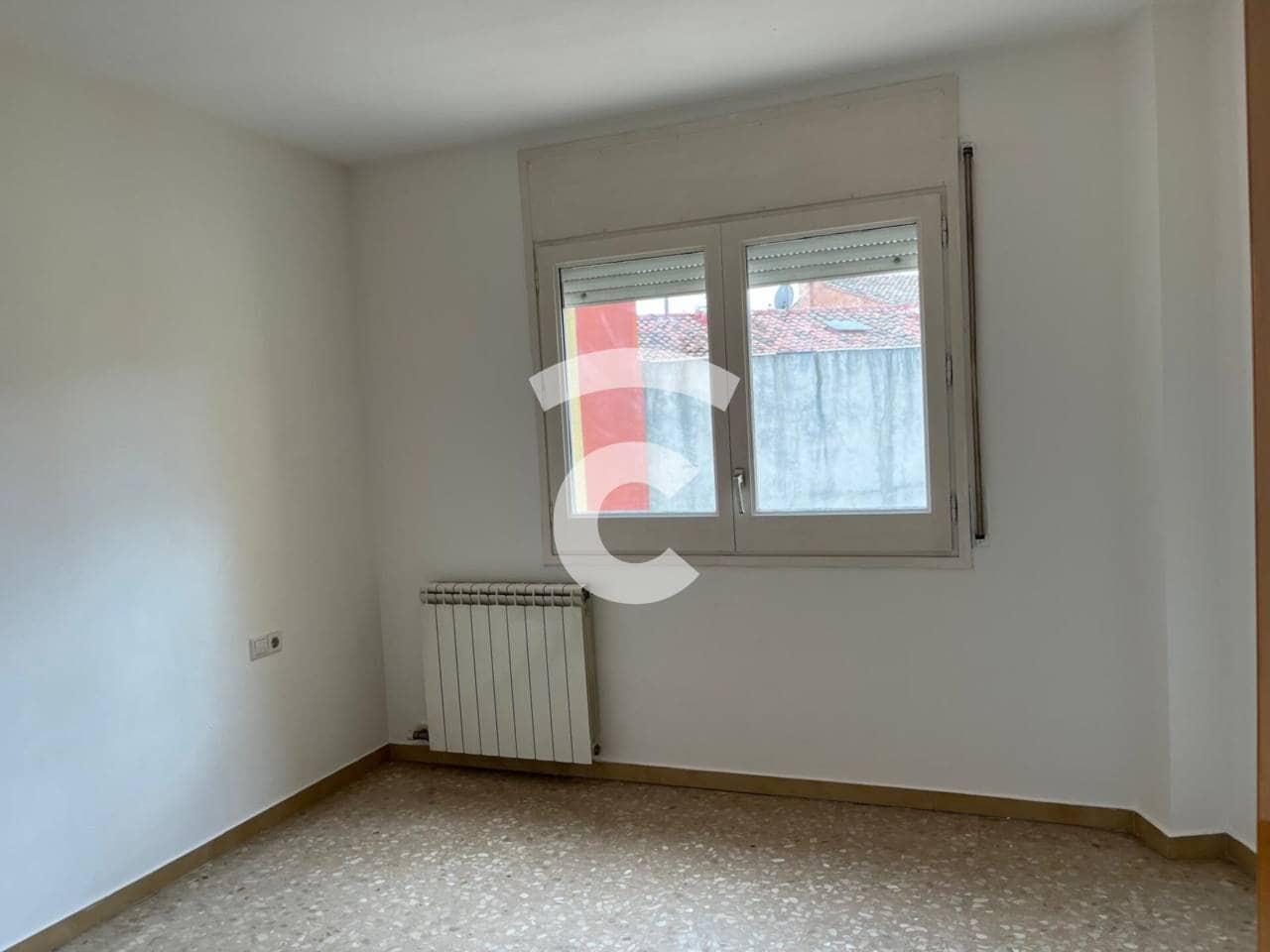 2 bedroom Flat for sale in Vic with garage - € 215,000 (Ref: 8534648)