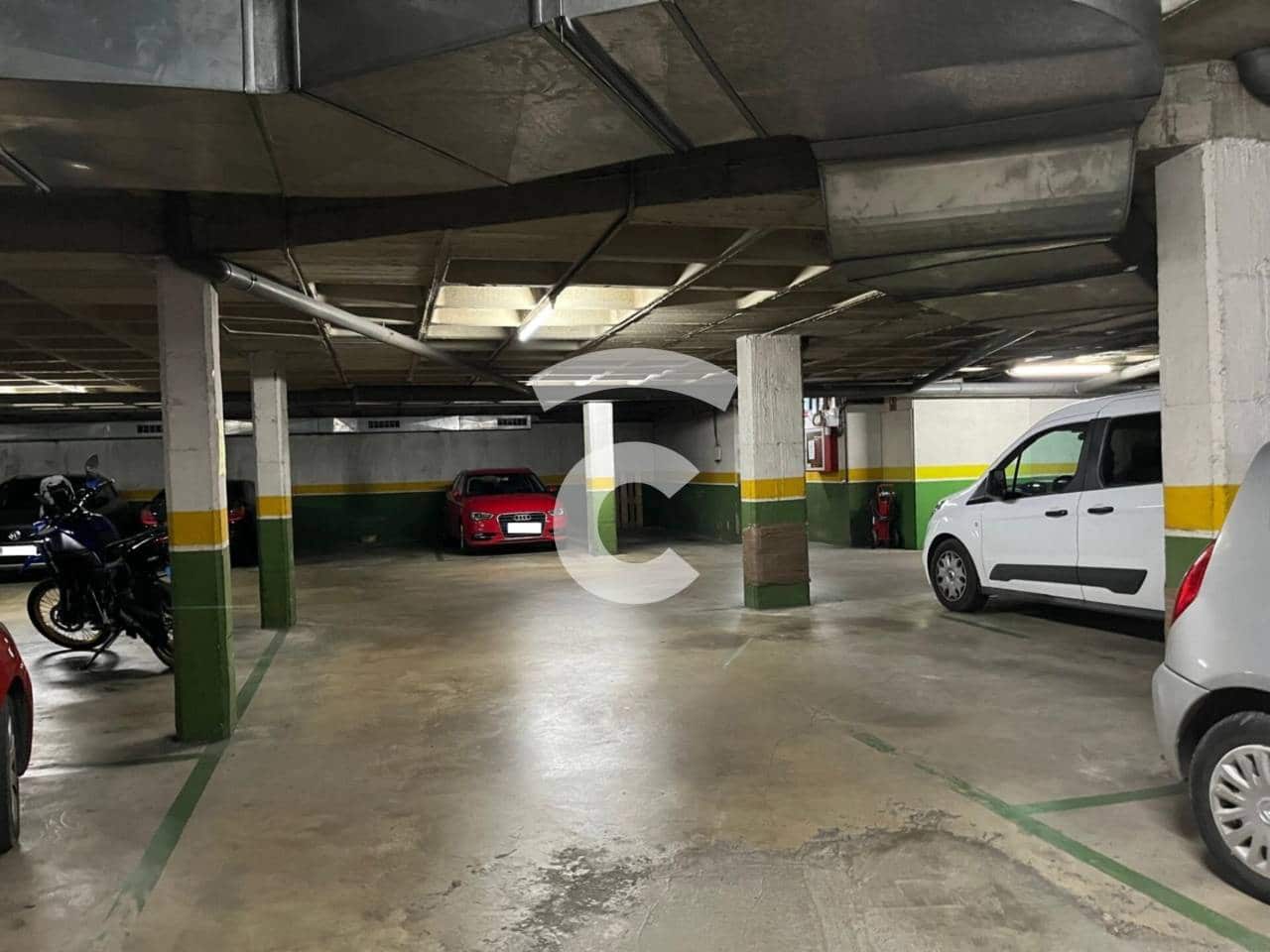 2 bedroom Flat for sale in Vic with garage - € 215,000 (Ref: 8534648)