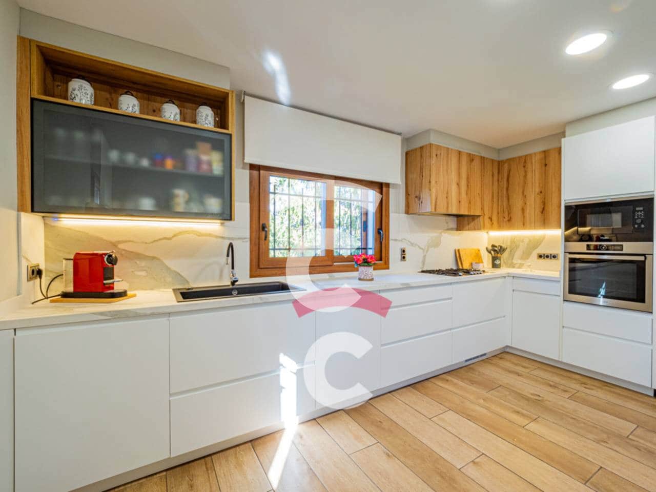 3 sypialnia Willa na sprzedaż w Perafita z basenem garażem - 440 650 € (Ref: 8534658)