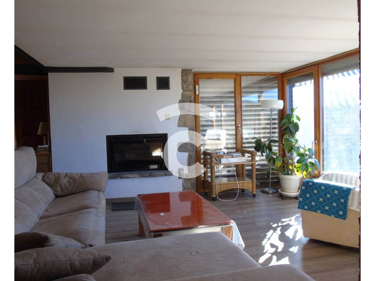 4 sypialnia Finka/Dom wiejski na sprzedaż w Les Llosses z garażem - 680 000 € (Ref: 8534667)