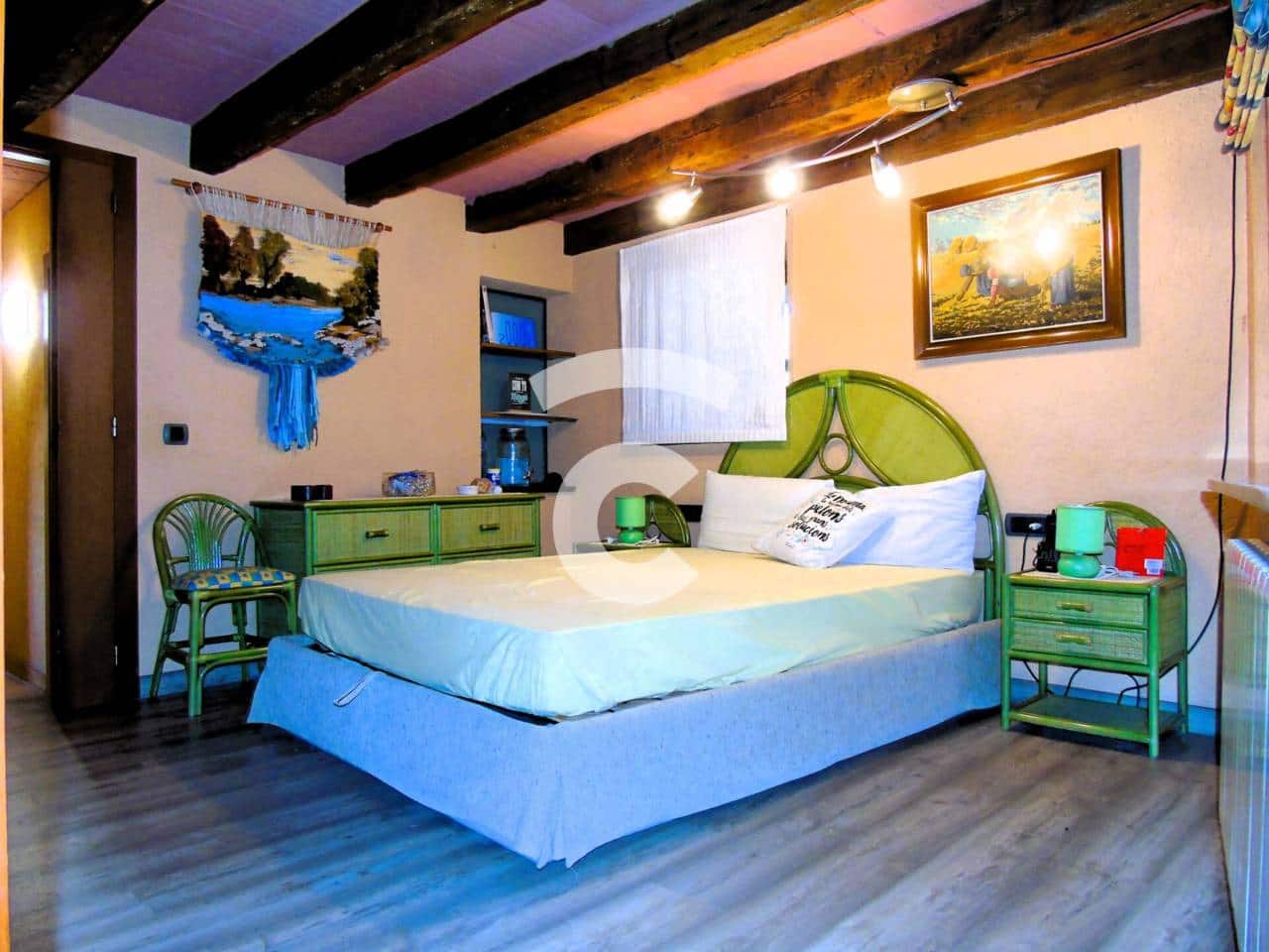 4 sypialnia Finka/Dom wiejski na sprzedaż w Les Llosses z garażem - 680 000 € (Ref: 8534667)