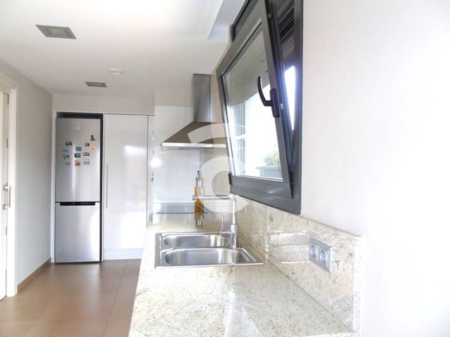 4 soverom Villa til salgs i Vic med garasje - € 368 000 (Ref: 8534668)