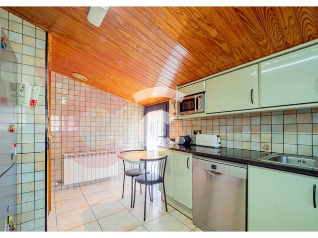 Piso de 3 habitaciones en Gurb en venta con garaje - 280.000 € (Ref: 9331134)