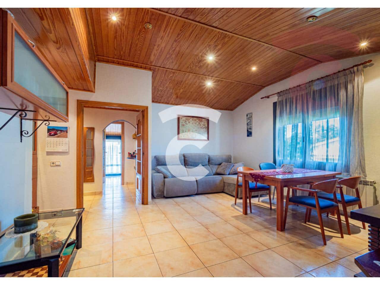 3 makuuhuone Asunto myytävänä paikassa Gurb mukana 
autotalli - 280 000 € (Ref: 9331134)