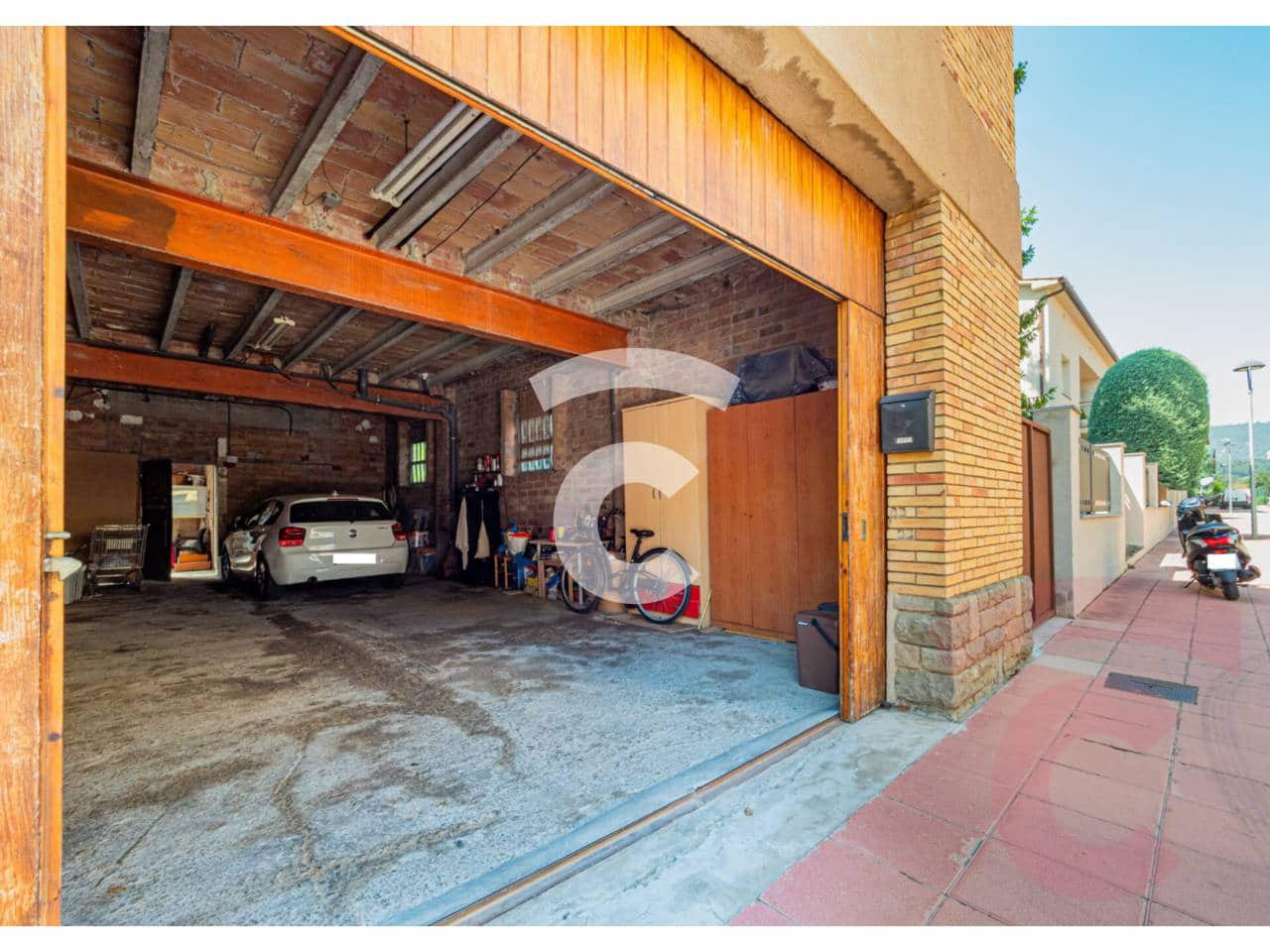 3 makuuhuone Asunto myytävänä paikassa Gurb mukana 
autotalli - 280 000 € (Ref: 9331134)