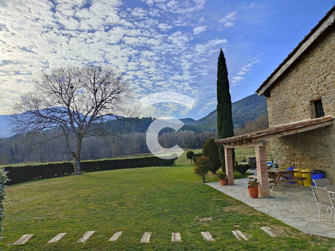 7 sovrum Finca/Hus på landet till salu i Mieres med pool garage - 995 000 € (Ref: 9331136)