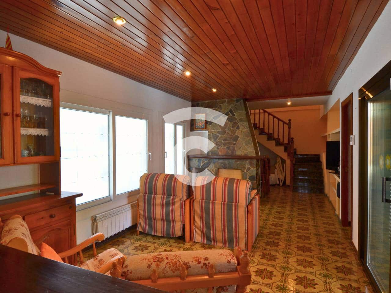 4 bedroom Villa for sale in Sant Feliu de Guixols with pool - € 350,000 (Ref: 9331144)