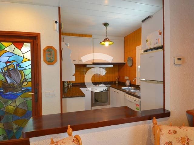 4 bedroom Villa for sale in Sant Feliu de Guíxols with pool - € 350,000 (Ref: 9331144)