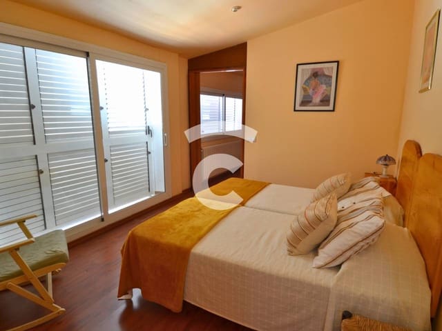 4 bedroom Villa for sale in Sant Feliu de Guíxols with pool - € 350,000 (Ref: 9331144)