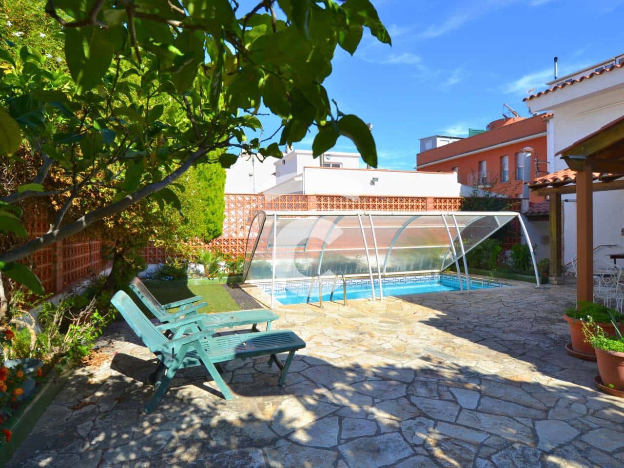 4 bedroom Villa for sale in Sant Feliu de Guixols with pool - € 350,000 (Ref: 9331144)