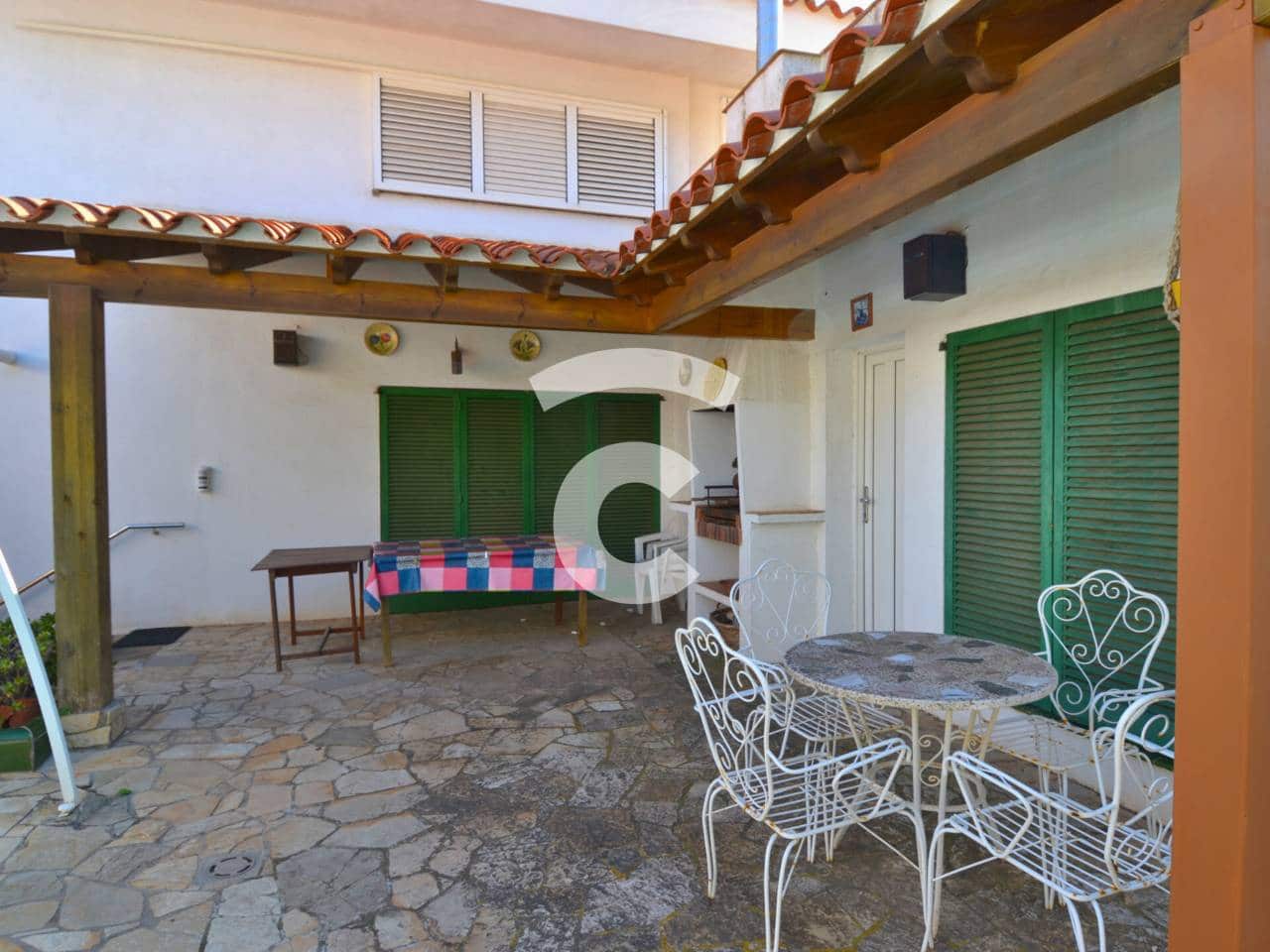 4 bedroom Villa for sale in Sant Feliu de Guixols with pool - € 350,000 (Ref: 9331144)