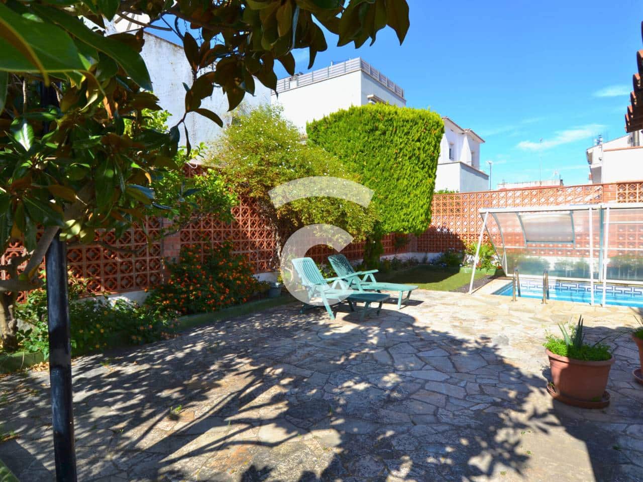 4 bedroom Villa for sale in Sant Feliu de Guixols with pool - € 350,000 (Ref: 9331144)
