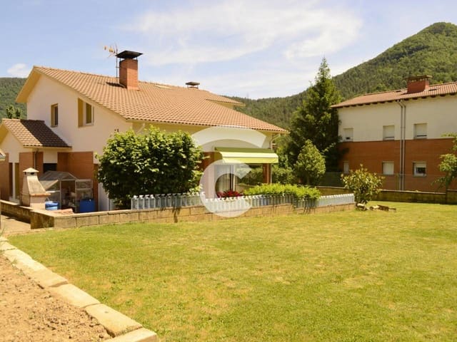 3 soveværelse Villa til salg i Ripoll med garage - € 410.000 (Ref: 9331148)