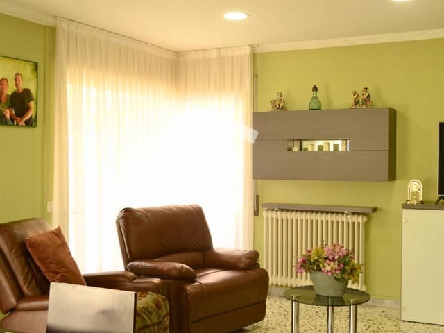 3 soveværelse Villa til salg i Ripoll med garage - € 410.000 (Ref: 9331148)