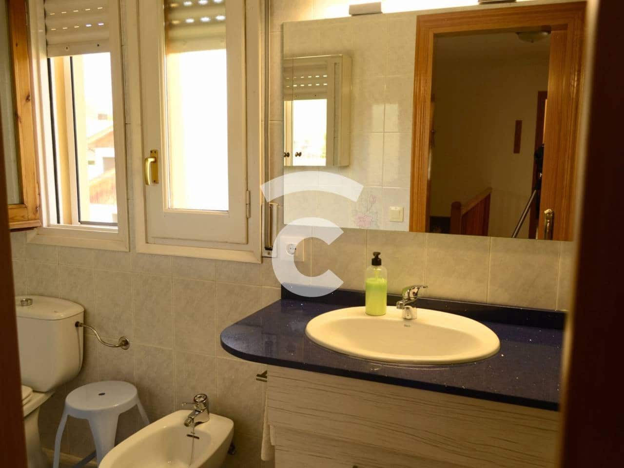 3 soveværelse Villa til salg i Ripoll med garage - € 410.000 (Ref: 9331148)