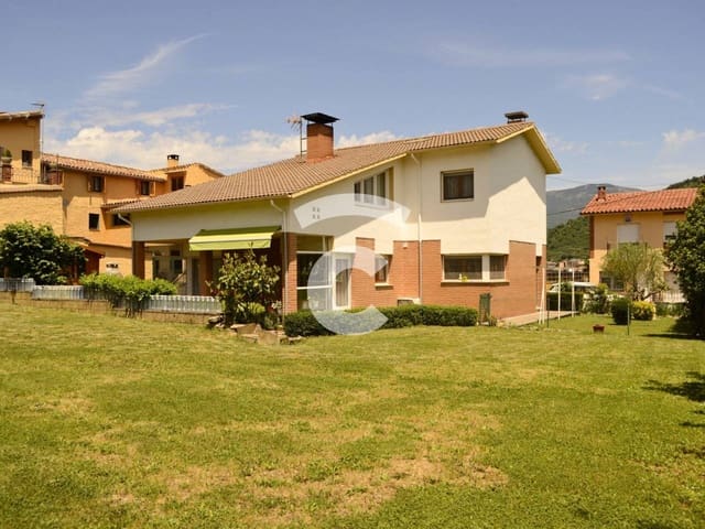 3 soveværelse Villa til salg i Ripoll med garage - € 410.000 (Ref: 9331148)