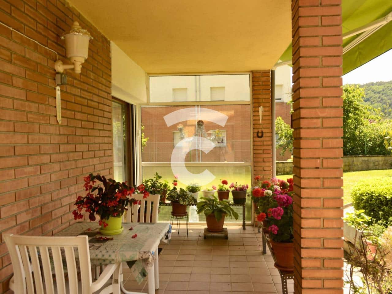 3 soveværelse Villa til salg i Ripoll med garage - € 410.000 (Ref: 9331148)