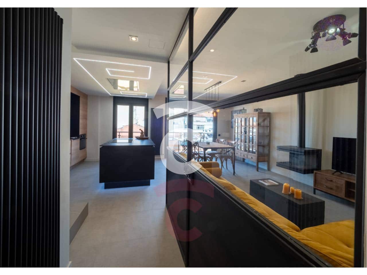 3 soverom Leilighet til salgs i Vic med garasje - € 297 000 (Ref: 9355334)