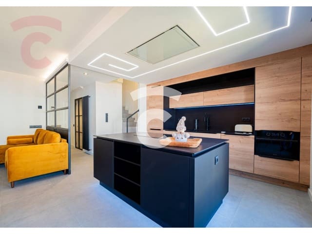 Apartamento de 3 habitaciones en Vic en venta con garaje - 297.000 € (Ref: 9355334)