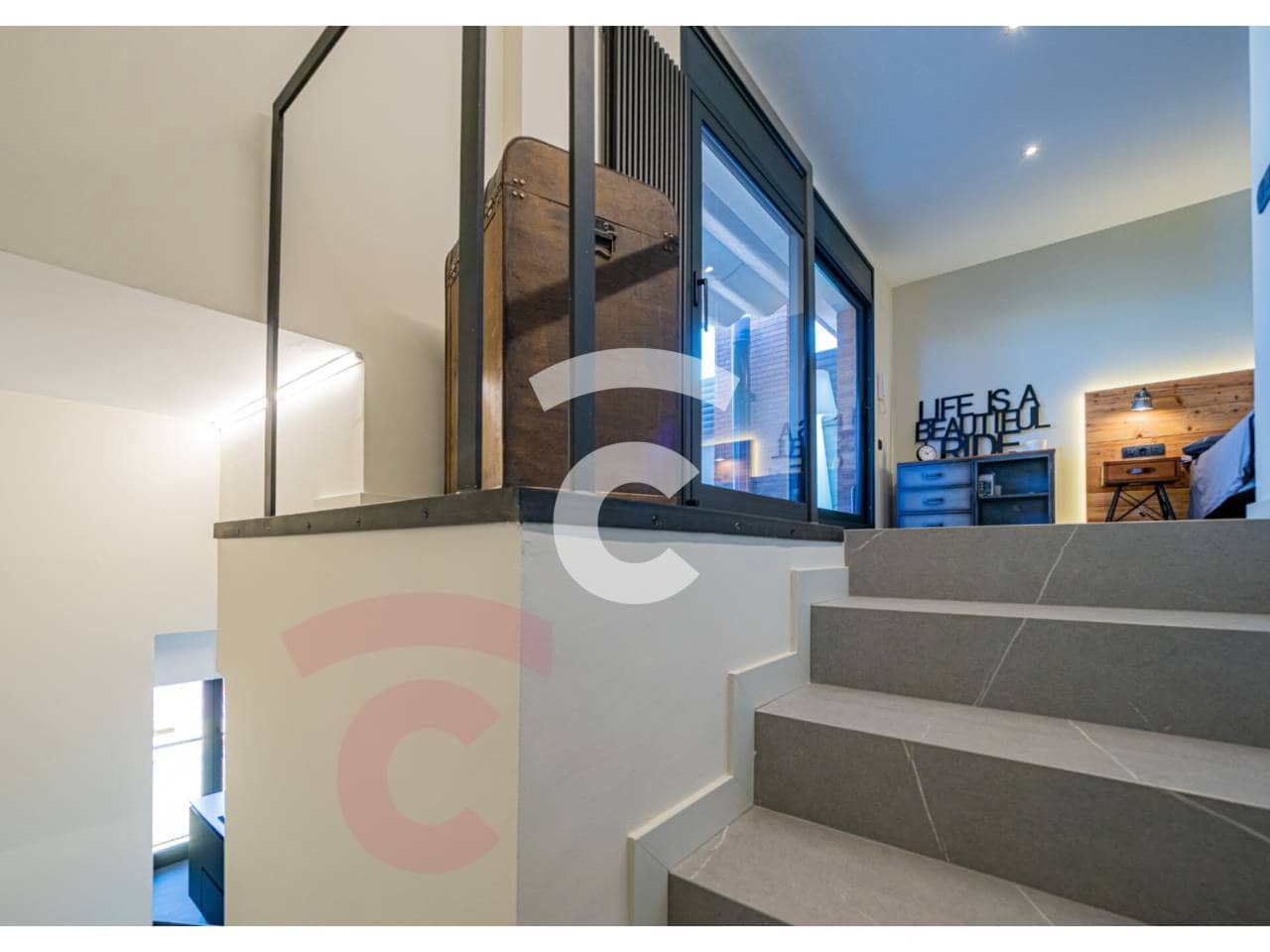 3 soverom Leilighet til salgs i Vic med garasje - € 297 000 (Ref: 9355334)