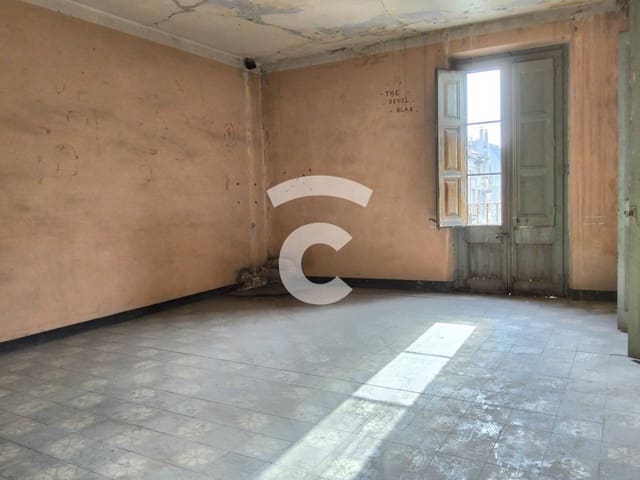 Erhverv til salg i Manlleu - € 260.000 (Ref: 9432765)