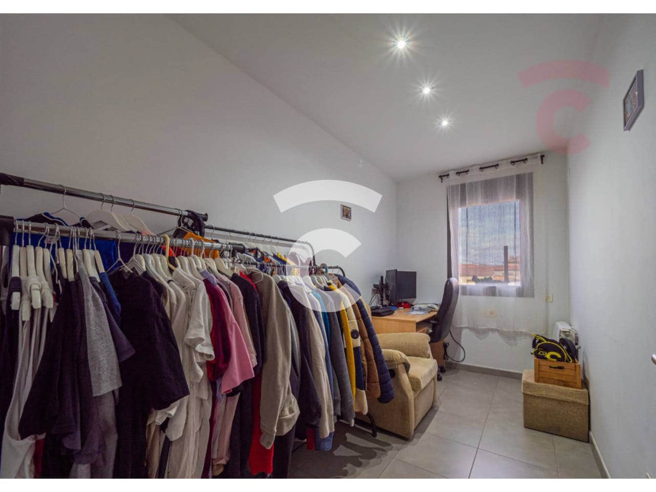 3 Zimmer Wohnung zu verkaufen in Roda de Ter mit Garage - 185.000 € (Ref: 9436739)