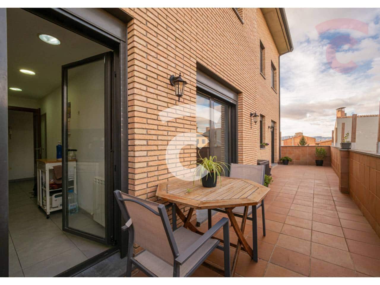 3 Zimmer Wohnung zu verkaufen in Roda de Ter mit Garage - 185.000 € (Ref: 9436739)