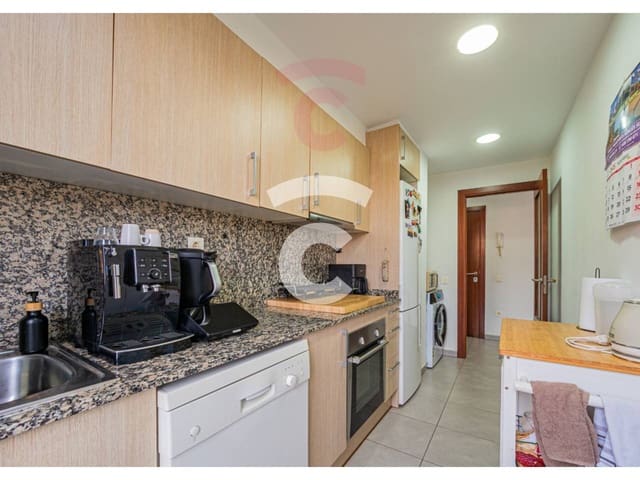 3 sovrum Lägenhet till salu i Roda de Ter med garage - 185 000 € (Ref: 9436739)