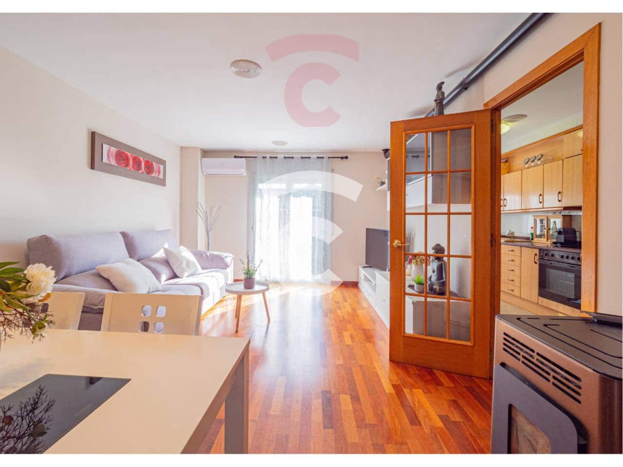3 bedroom Flat for sale in Manlleu with garage - € 170,000 (Ref: 9448735)