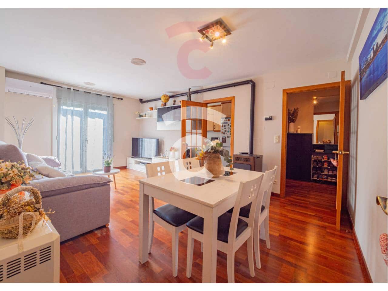 3 bedroom Flat for sale in Manlleu with garage - € 170,000 (Ref: 9448735)