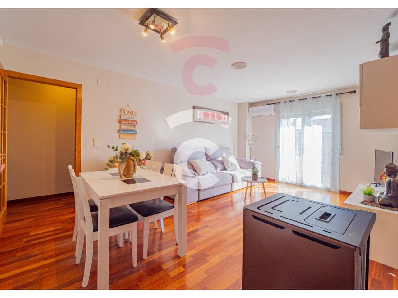 3 bedroom Flat for sale in Manlleu with garage - € 170,000 (Ref: 9448735)