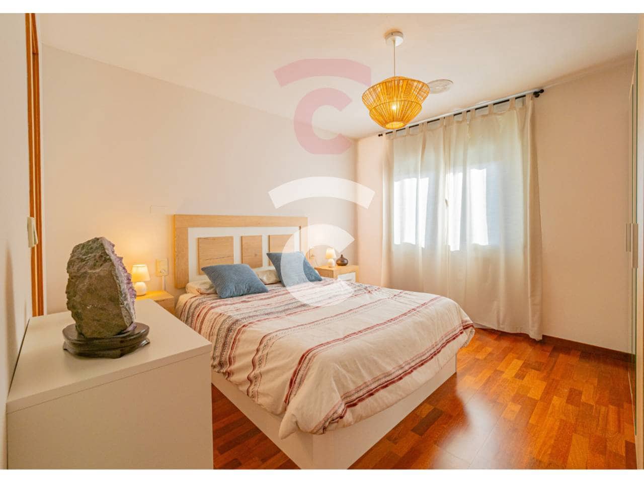 3 bedroom Flat for sale in Manlleu with garage - € 170,000 (Ref: 9448735)