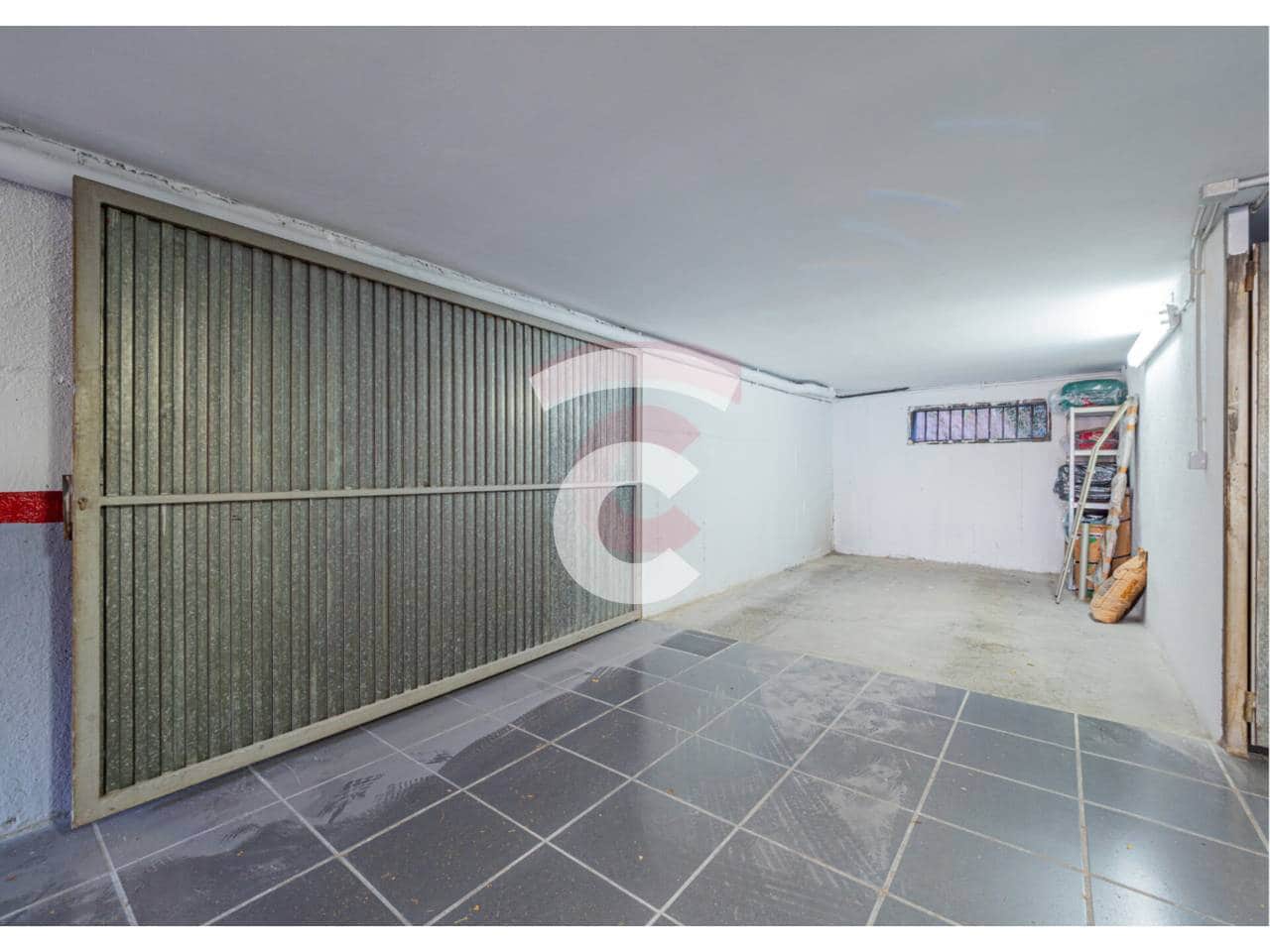 3 bedroom Flat for sale in Manlleu with garage - € 170,000 (Ref: 9448735)