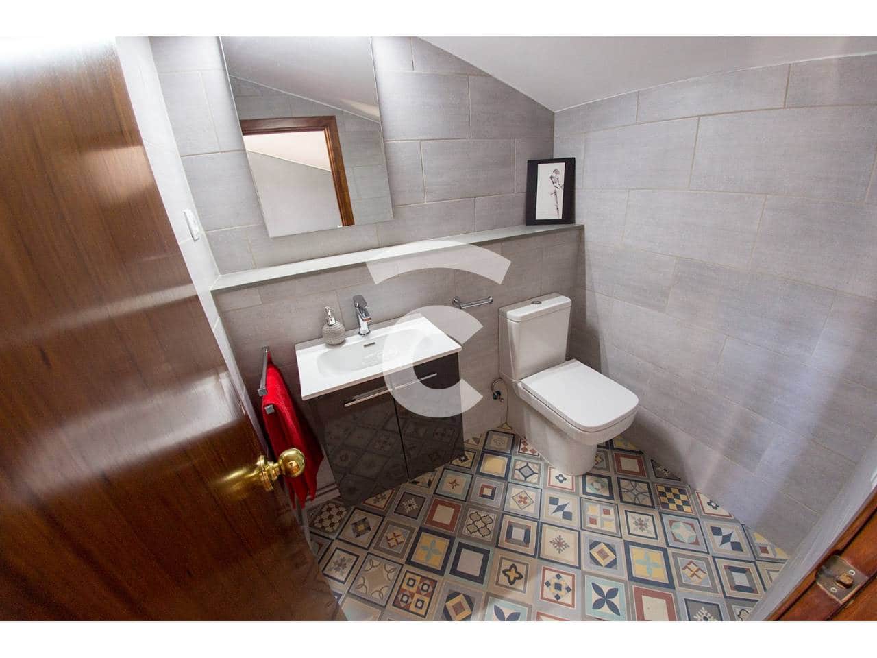 Apartamento de 3 habitaciones en Manlleu en alquiler con garaje - 734 € (Ref: 9581412)