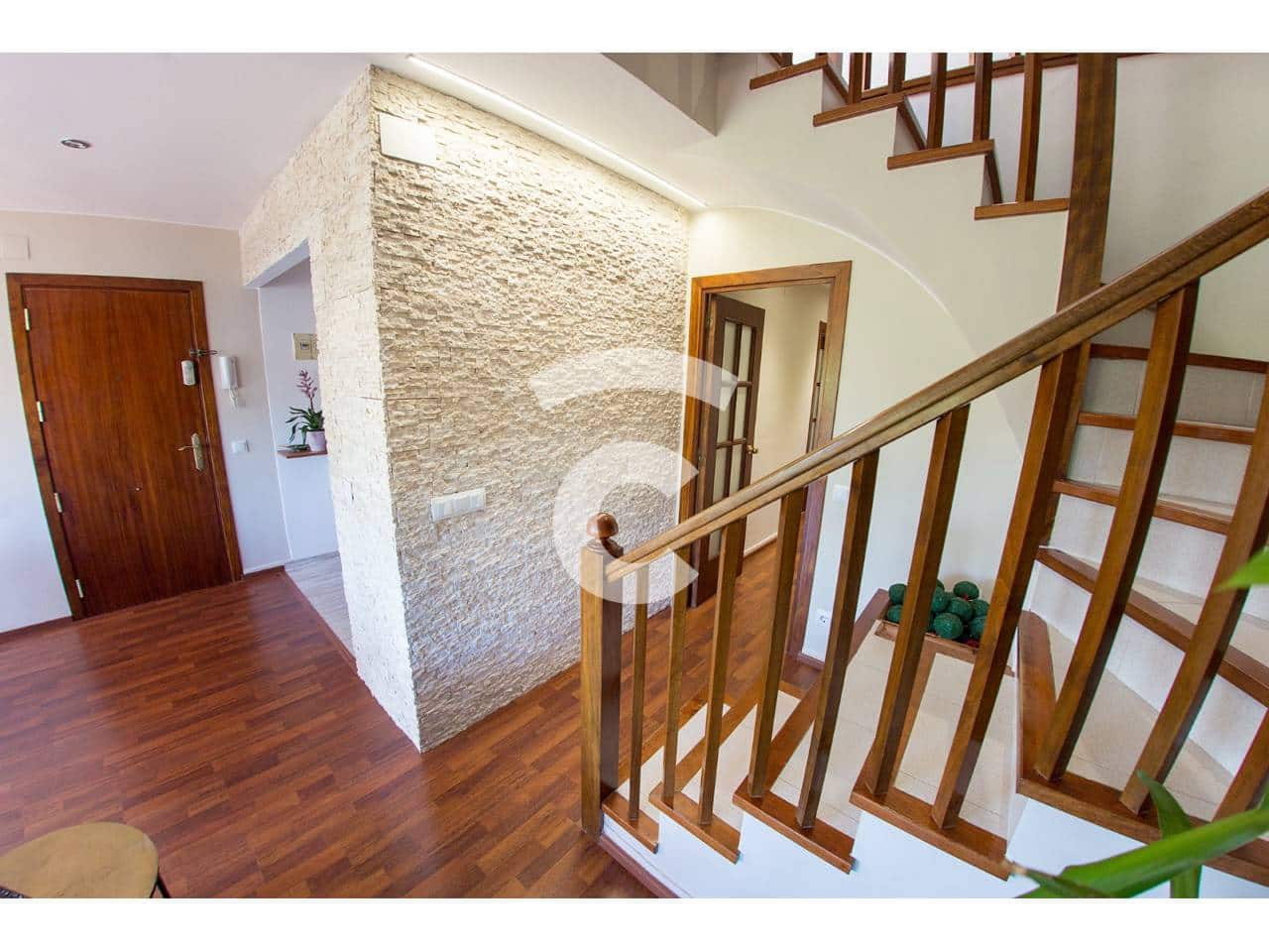 Apartamento de 3 habitaciones en Manlleu en alquiler con garaje - 734 € (Ref: 9581412)