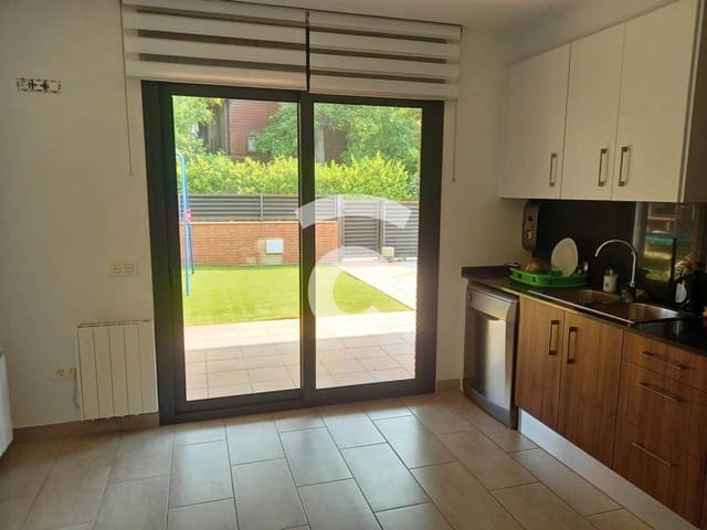 3 quarto Moradia para venda em Viladrau com garagem - 375 000 € (Ref: 9629514)