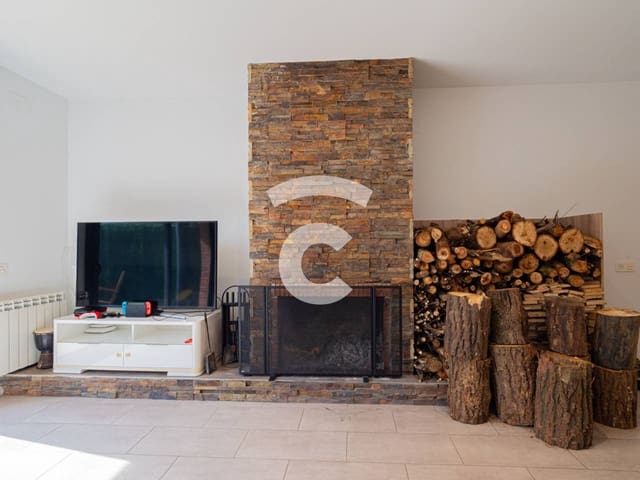 Chalet de 3 habitaciones en Viladrau en venta con garaje - 375.000 € (Ref: 9629514)