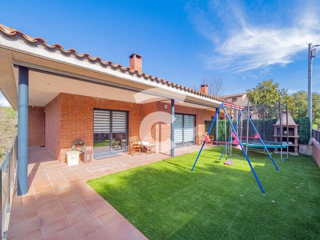 Chalet de 3 habitaciones en Viladrau en venta con garaje - 375.000 € (Ref: 9629514)