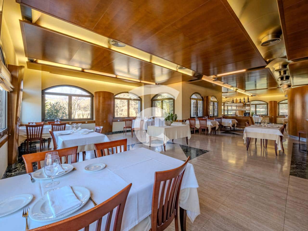 Restaurante/Bar para venda em Oris - 3 000 000 € (Ref: 9665738)