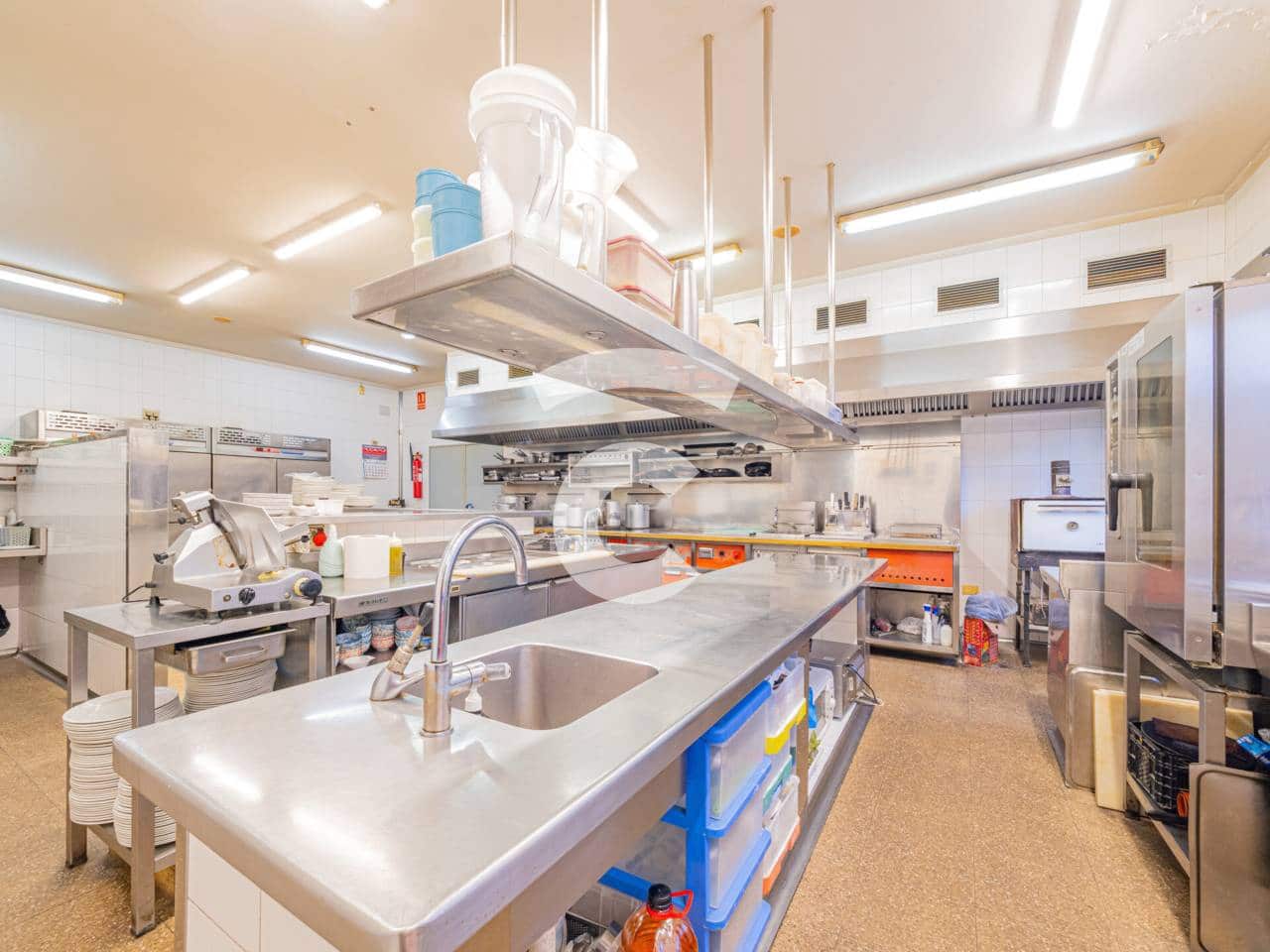 Restaurante/Bar para venda em Oris - 3 000 000 € (Ref: 9665738)