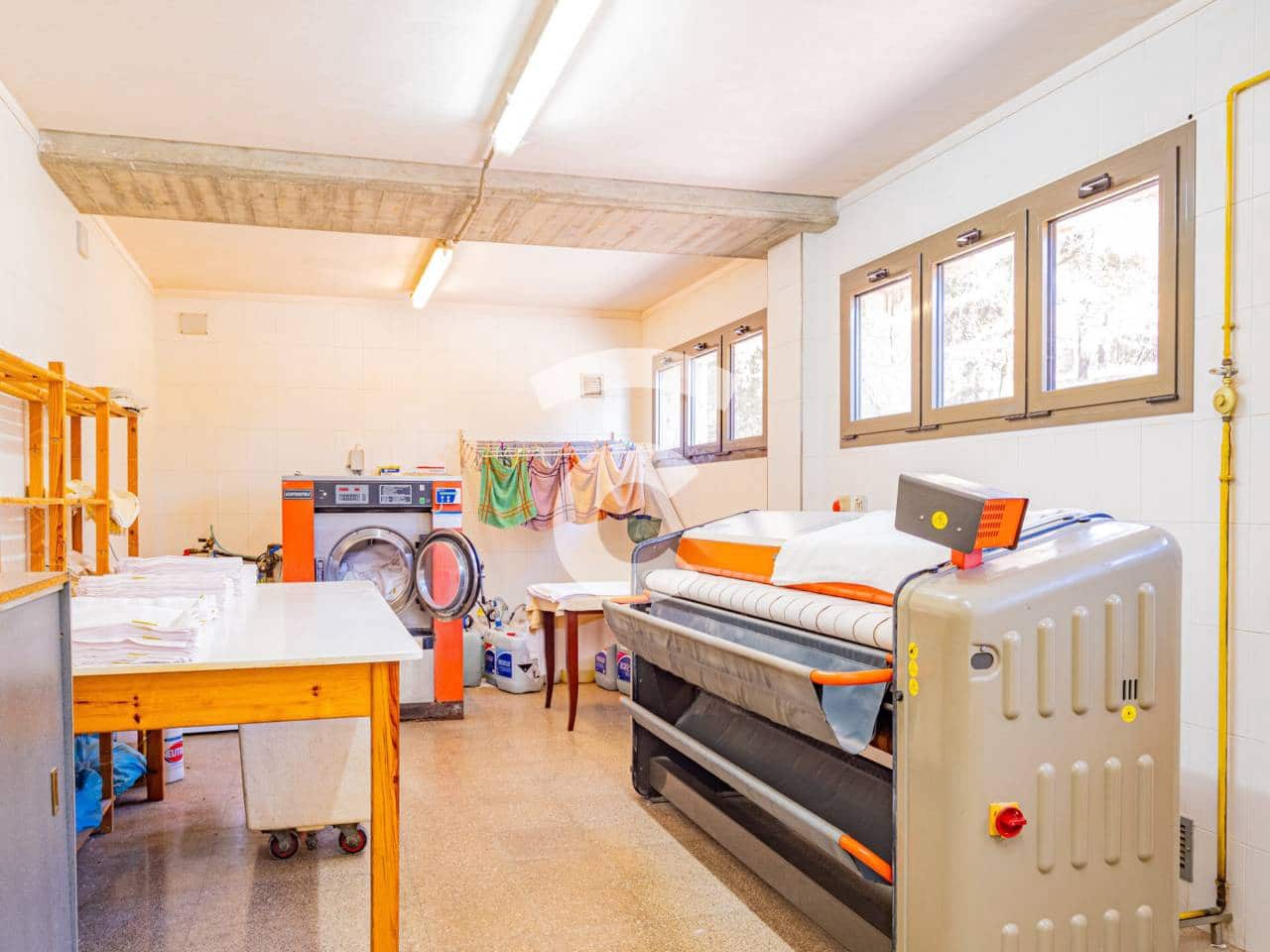 Restaurante/Bar para venda em Oris - 3 000 000 € (Ref: 9665738)