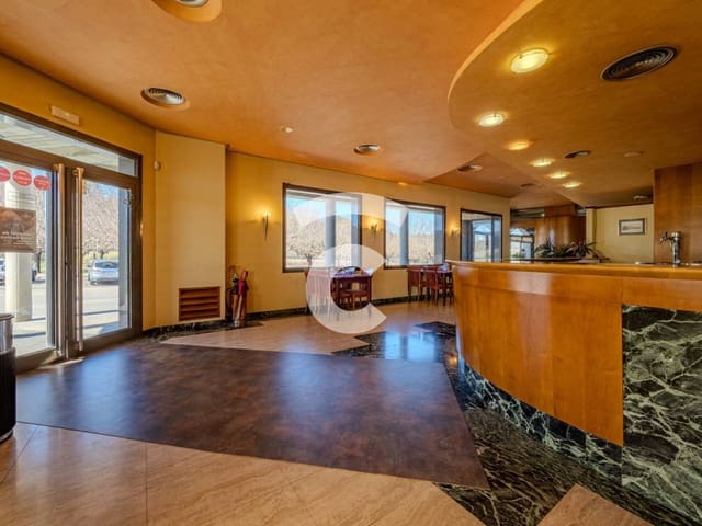 Restaurant/Bar à vendre à Orís - 3 000 000 € (Ref: 9665738)