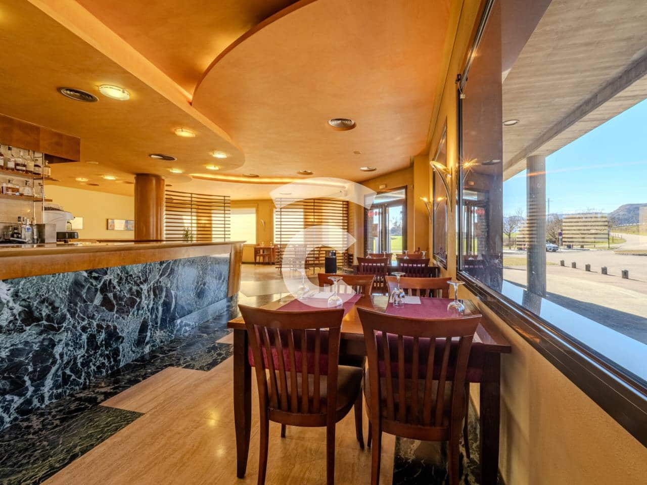 Restaurante/Bar para venda em Oris - 3 000 000 € (Ref: 9665738)