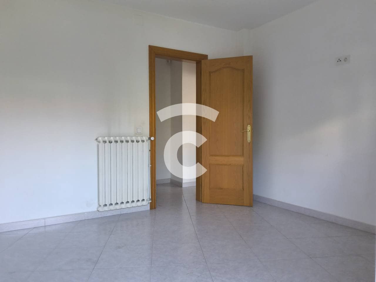 Piso de 4 habitaciones en Torelló en venta - 165.000 € (Ref: 9805921)