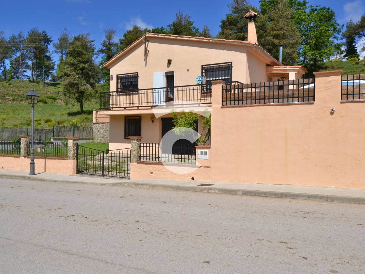 3 bedroom Villa for sale in Sant Agusti de Llucanes with pool garage - € 310,000 (Ref: 9830507)