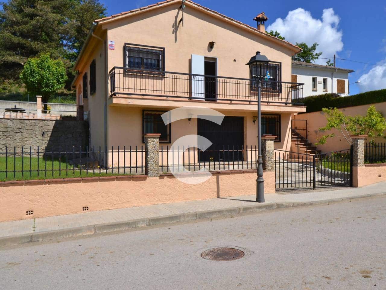3 bedroom Villa for sale in Sant Agusti de Llucanes with pool garage - € 310,000 (Ref: 9830507)