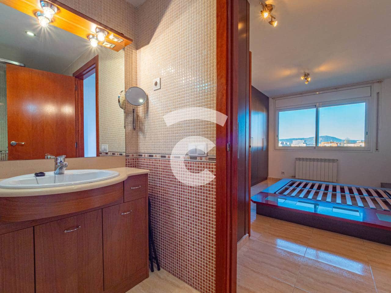 Piso de 3 habitaciones en Vic en venta con garaje - 320.000 € (Ref: 9848918)
