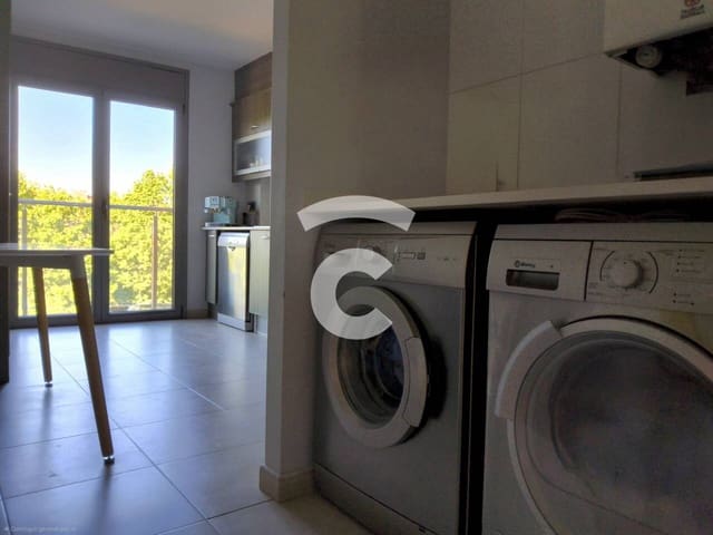 3 bedroom Flat for sale in Manlleu with garage - € 197,000 (Ref: 9861426)