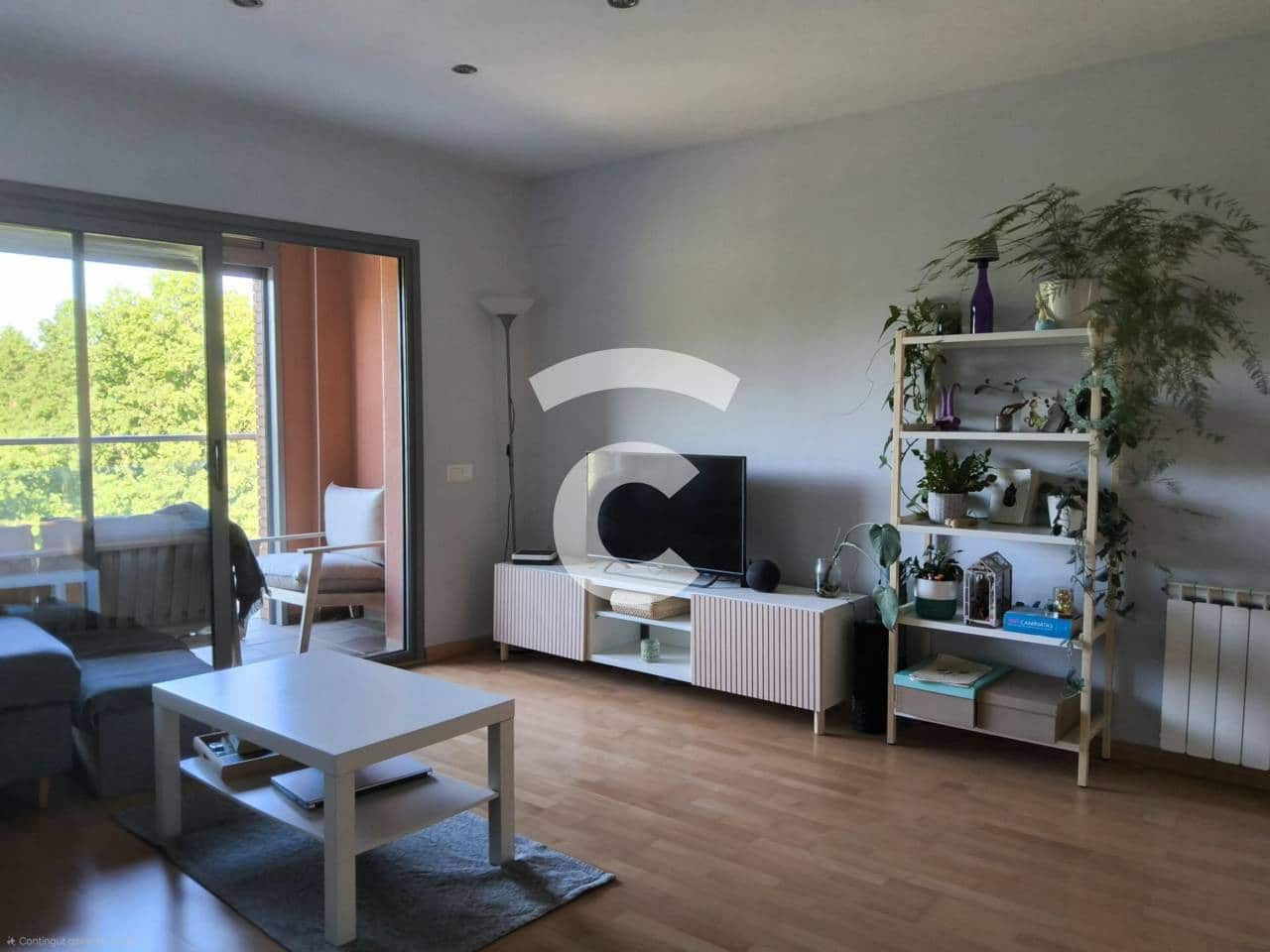 3 bedroom Flat for sale in Manlleu with garage - € 197,000 (Ref: 9861426)